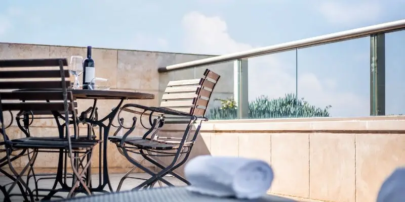 Lavi Hotel