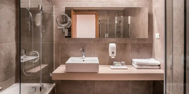 Lavi Hotel