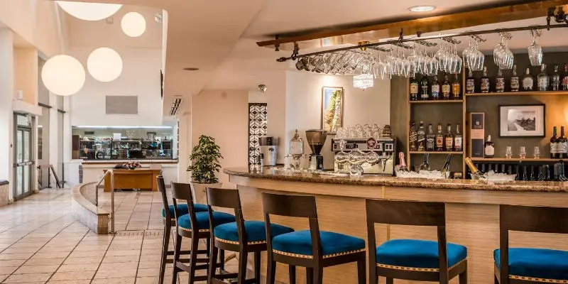 Lavi Hotel