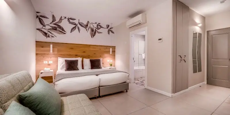 Lavi Hotel